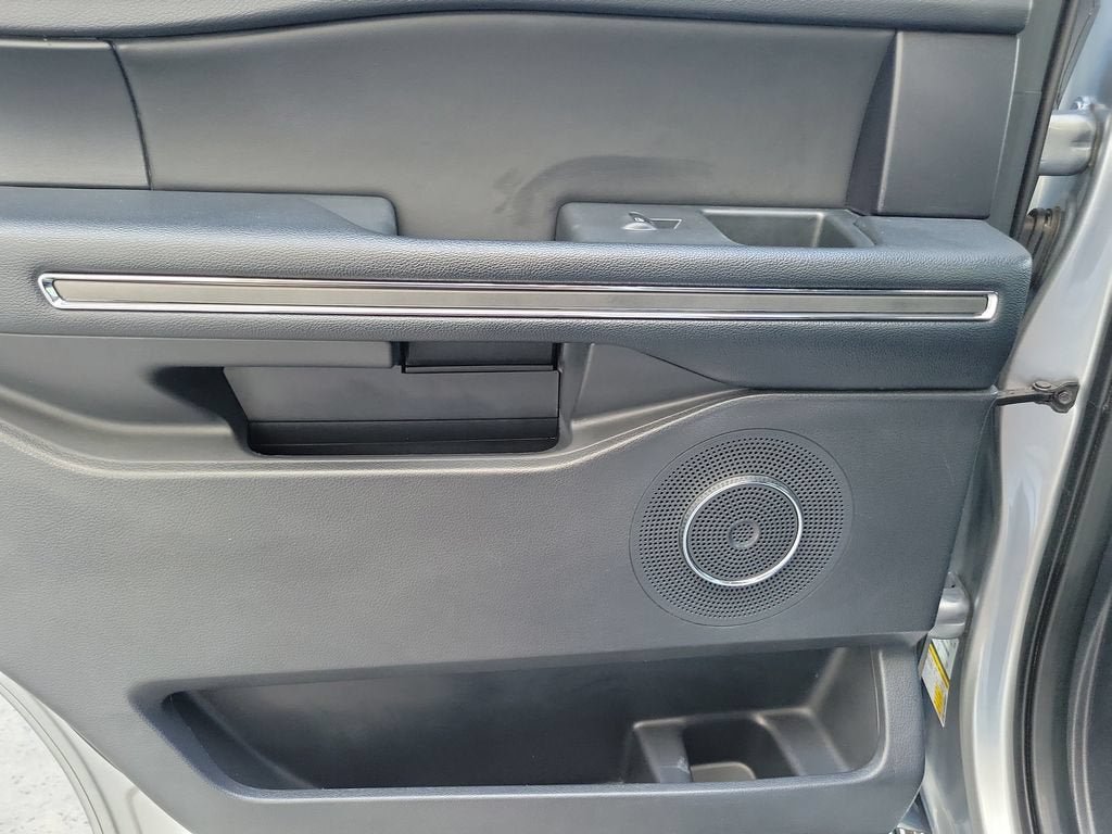 Used 2024 Ford Expedition XLT RWD image 16