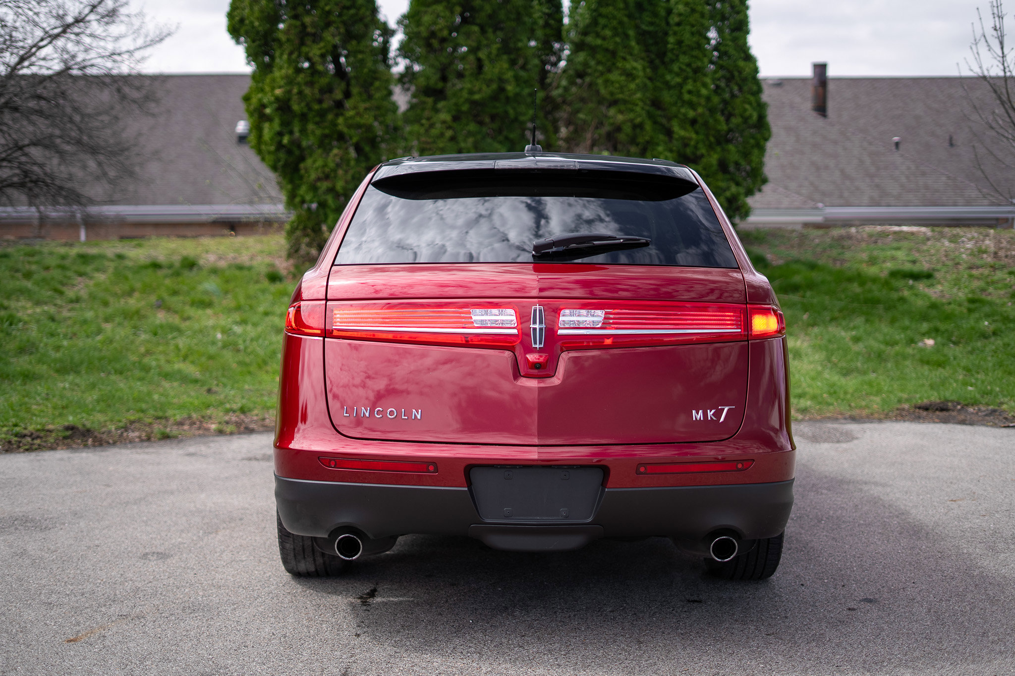 Used 2018 Lincoln MKT AWD image 6