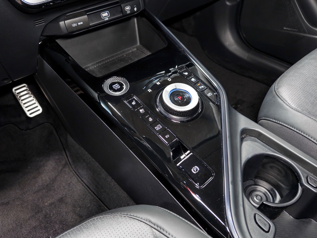 Used 2023 Kia Niro SX Touring image 19