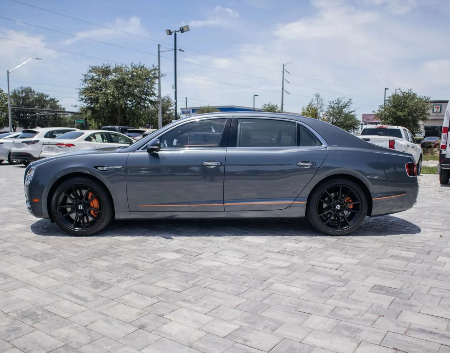 Used 2018 Bentley Flying Spur S V8 AWD/4WD image 4