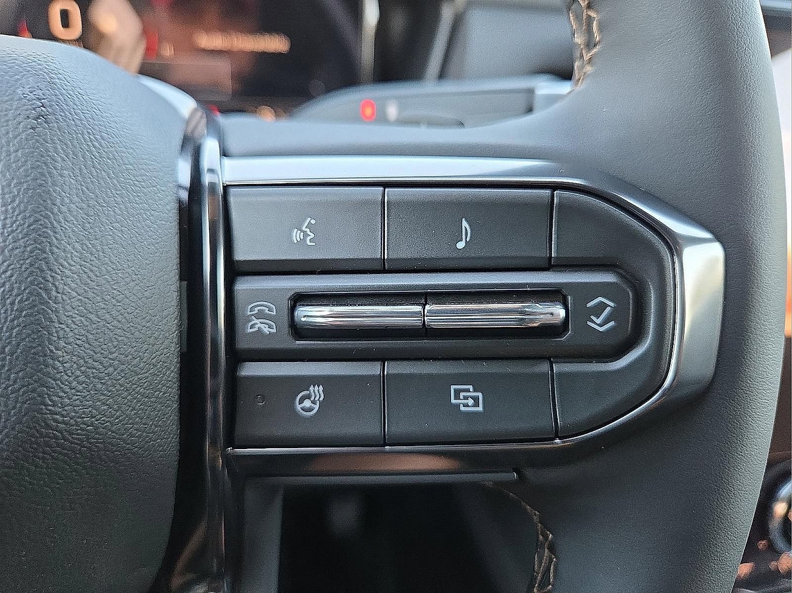 Used 2026 GMC Terrain AT4 w/ Technology Package II image 18