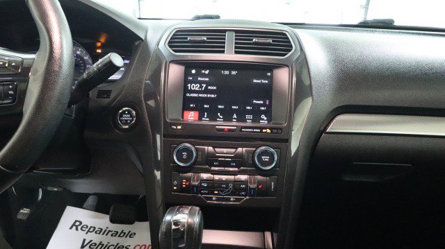 Used 2018 Ford Explorer XLT w/ Equipment Group 202A image 14
