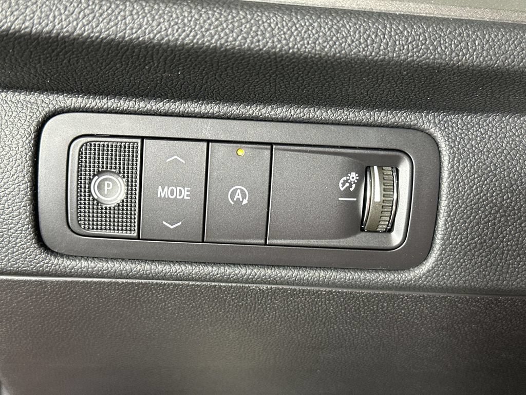 New 2027 Chevrolet Traverse LT w/ LPO, Floor Liner Package FWD image 19