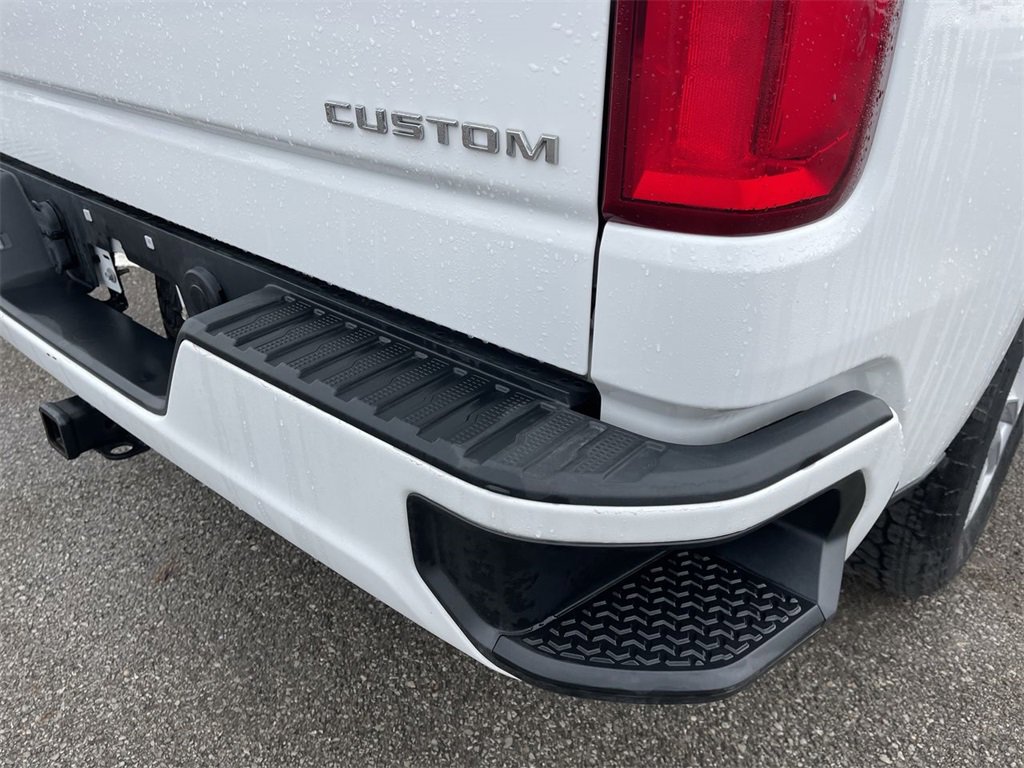 Used 2020 Chevrolet Silverado 1500 Custom w/ Custom Value Package image 5