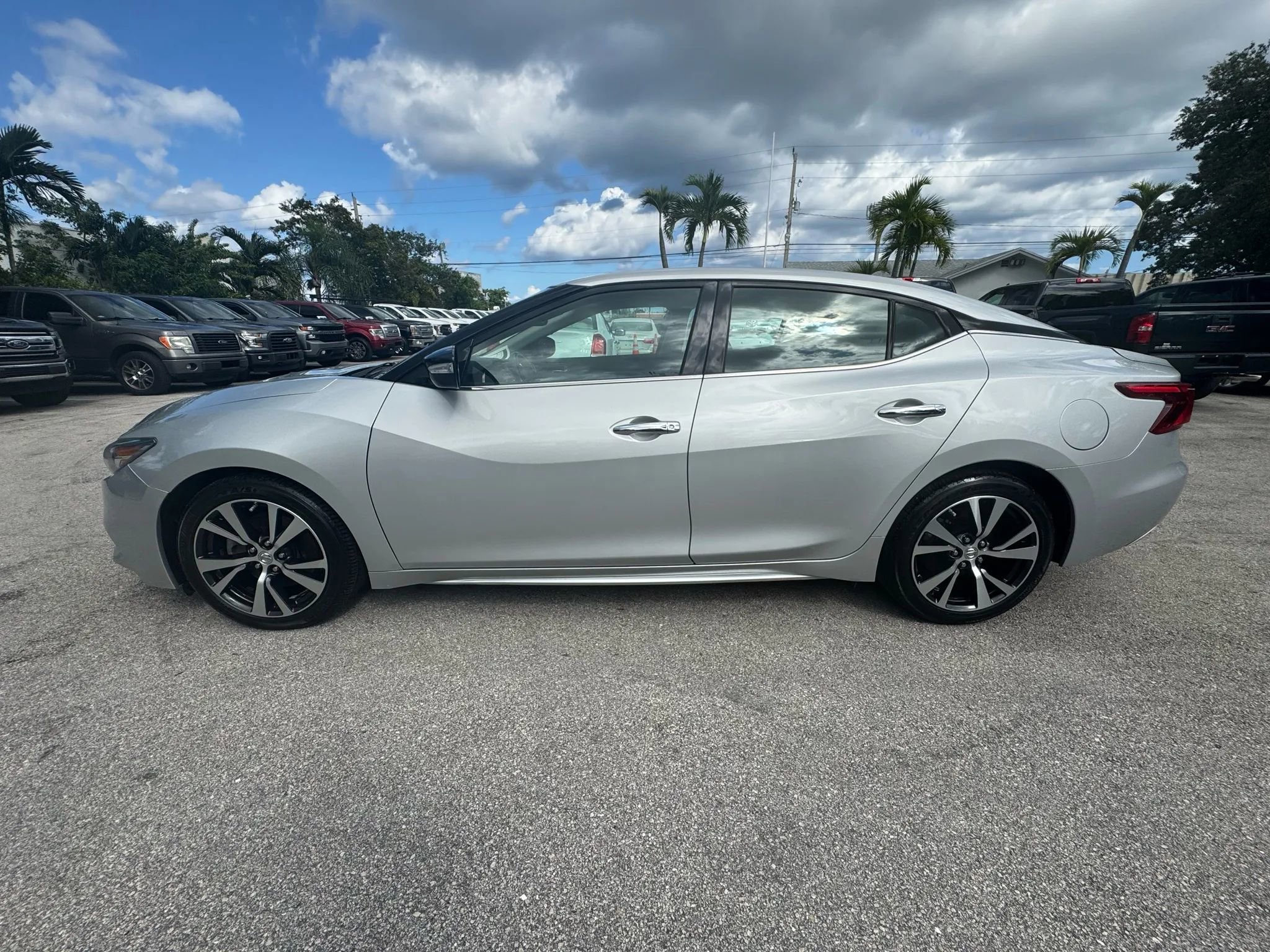 Used 2017 Nissan Maxima 3.5 SV image 4