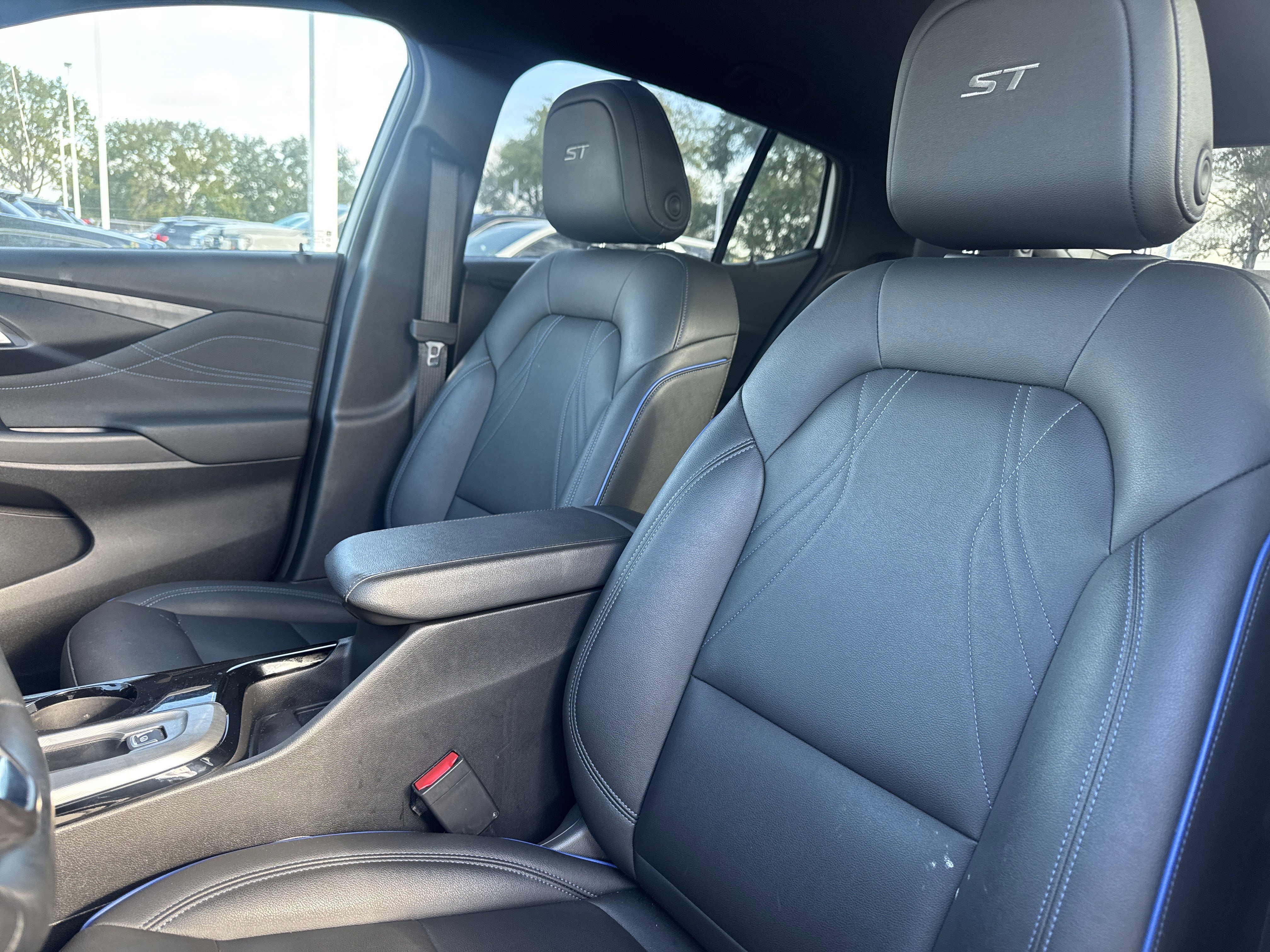 Used 2025 Buick Envista Sport Touring image 6