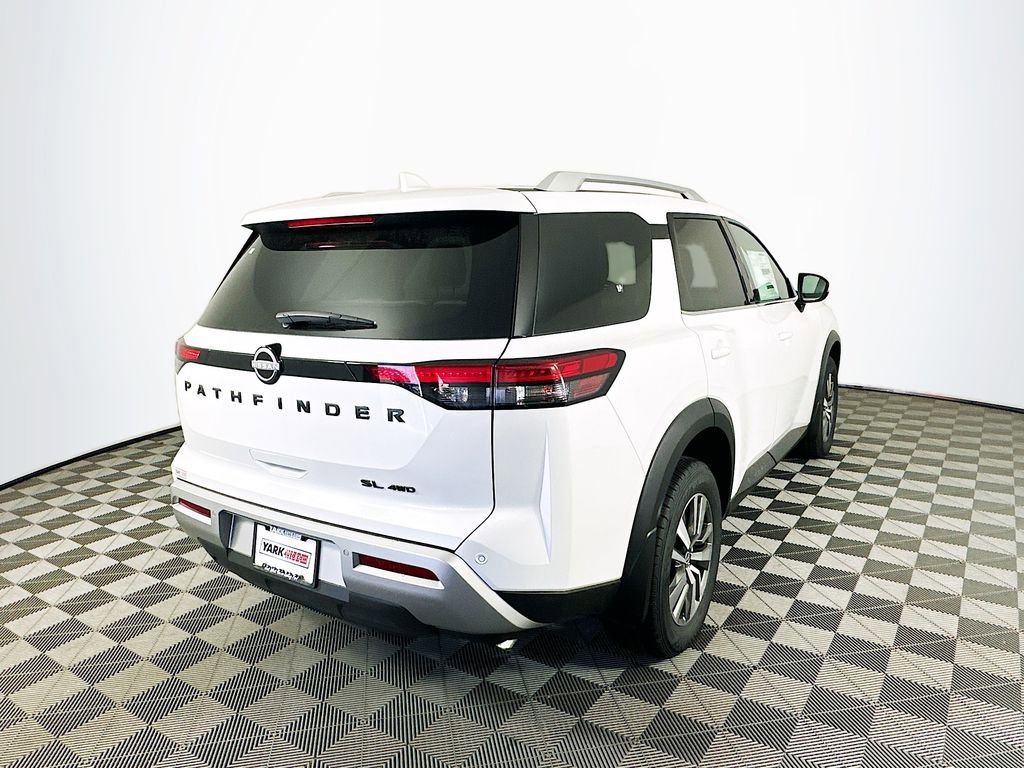 New 2025 Nissan Pathfinder SL w/ Black Appearance Package image 10