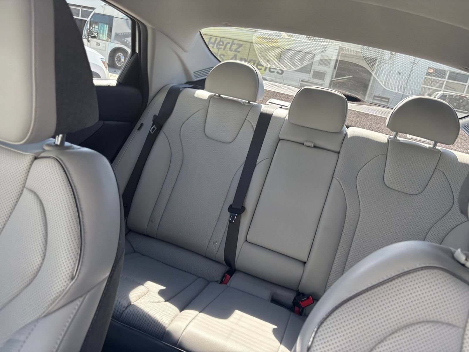 Used 2025 Hyundai Elantra Limited FWD image 32