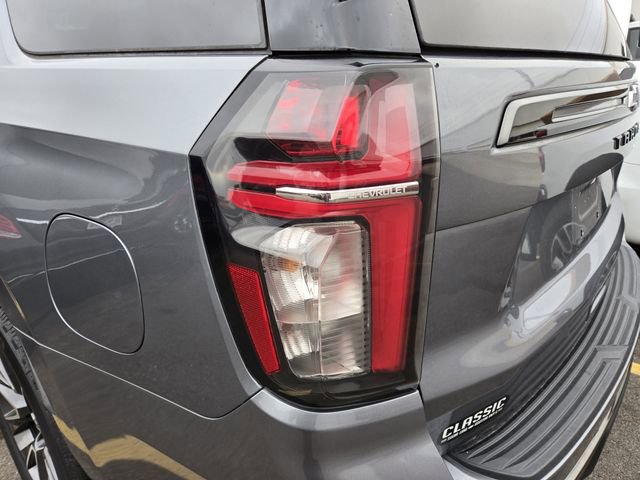 Used 2022 Chevrolet Tahoe Z71 w/ Luxury Package AWD/4WD image 7