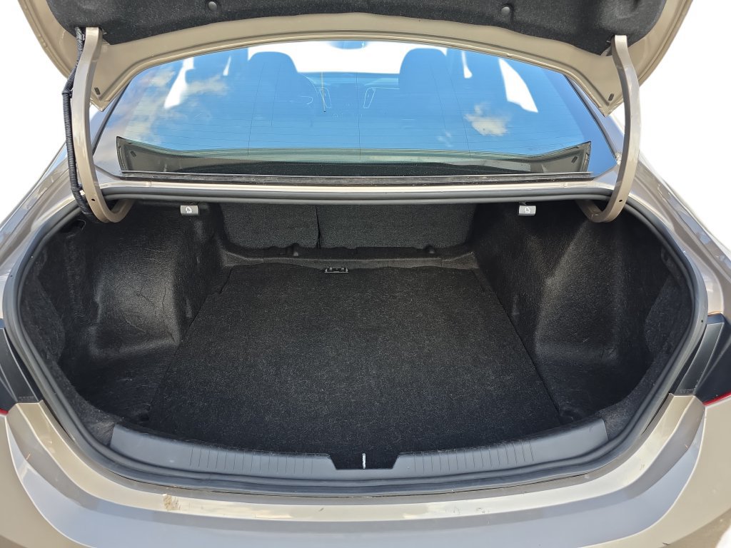Used 2022 Chevrolet Malibu LT FWD image 30