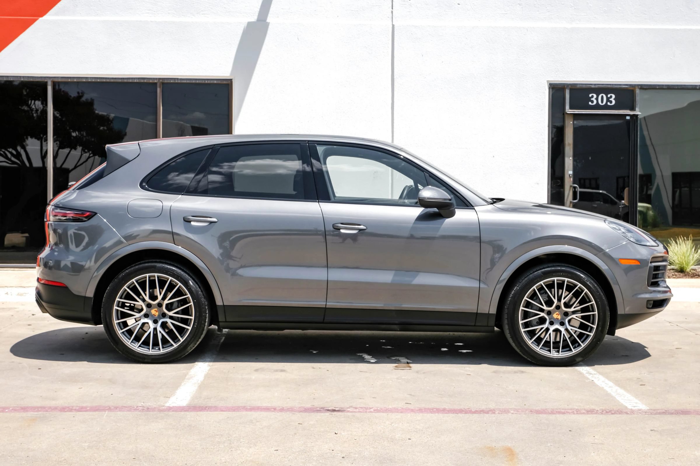Used 2021 Porsche Cayenne S AWD/4WD image 8