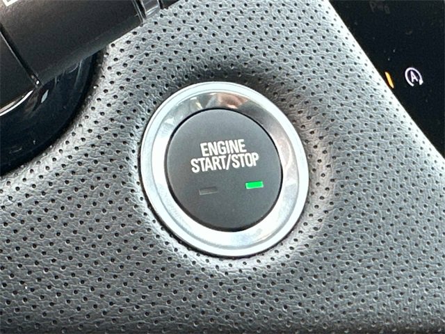 Used 2025 Cadillac XT6 Luxury image 12