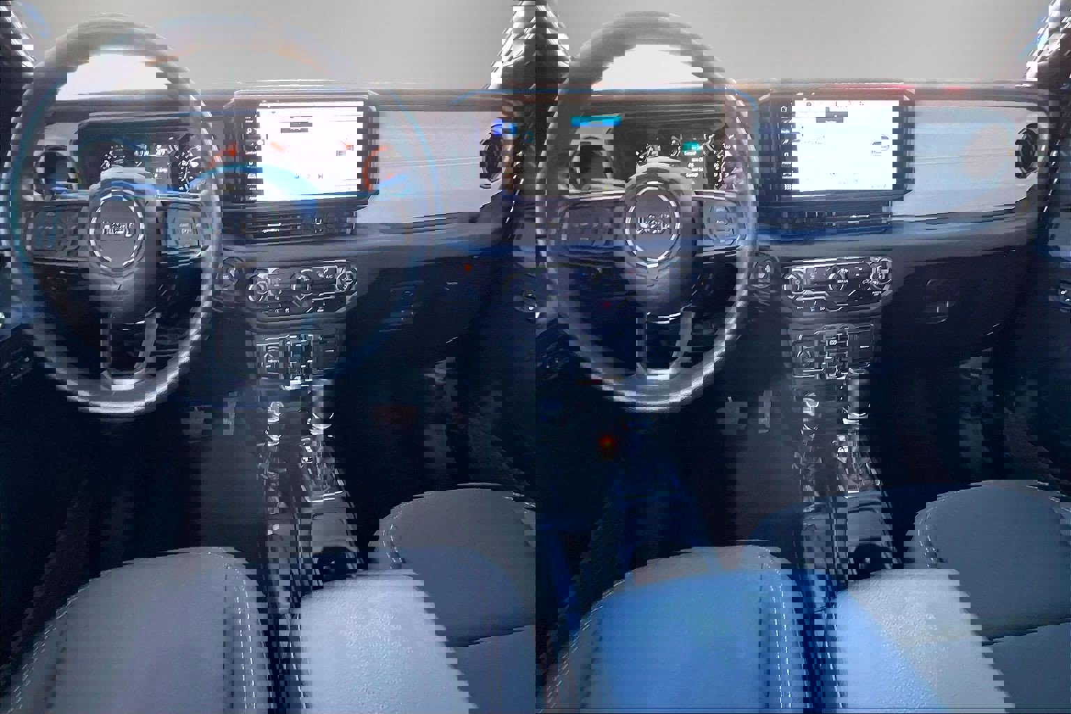 Used 2025 Jeep Gladiator Sport image 8