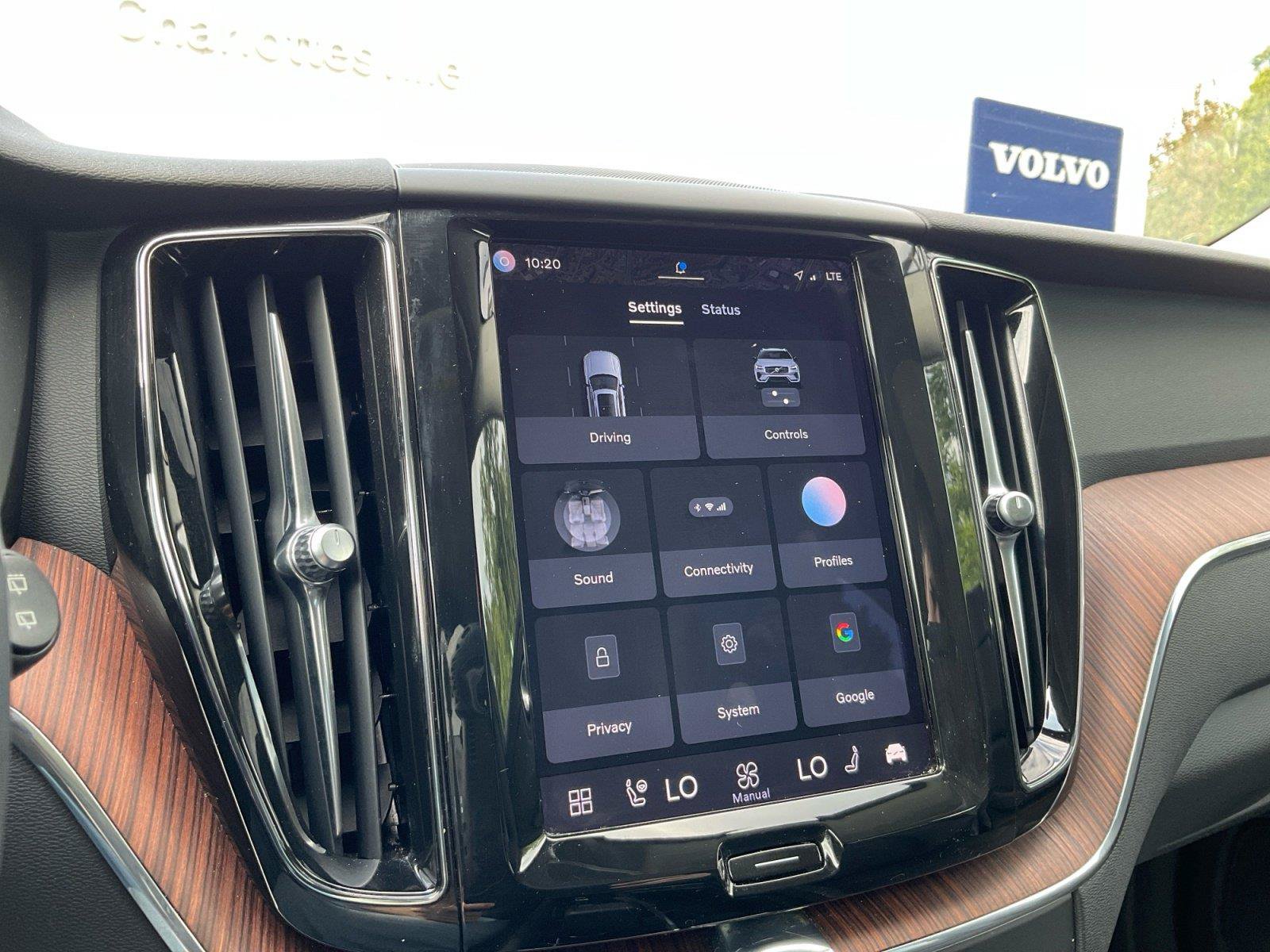 Used 2023 Volvo XC60 B5 Plus AWD/4WD image 25