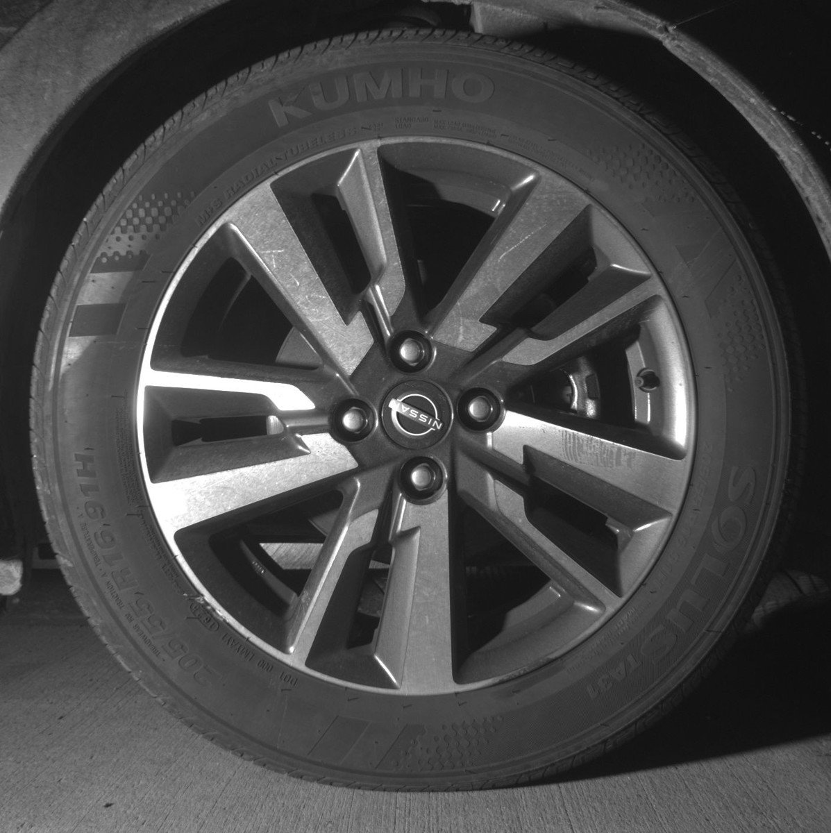 Used 2025 Nissan Versa SV image 13