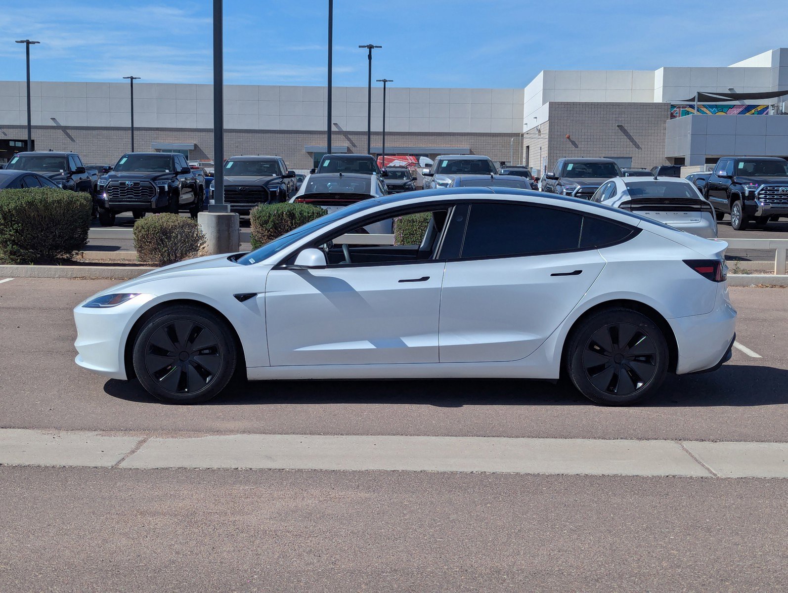 Used 2024 Tesla Model 3 Standard Range image 2