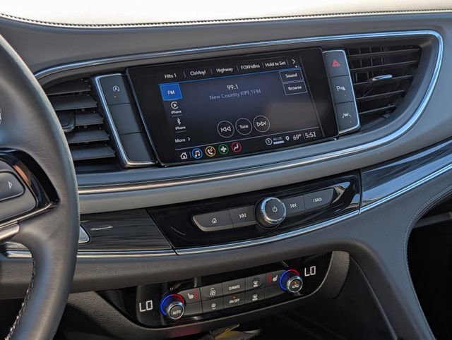 Used 2024 Buick Enclave Essence w/ Sport Touring Edition FWD image 18