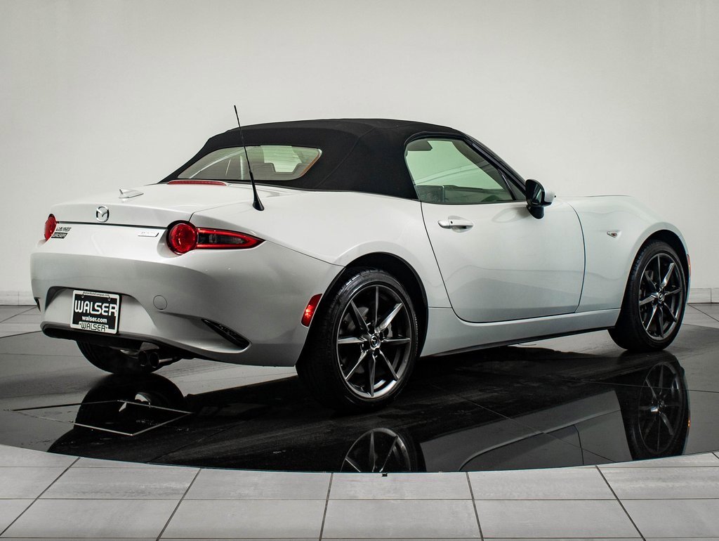 Used 2017 MAZDA MX-5 Miata Grand Touring image 11