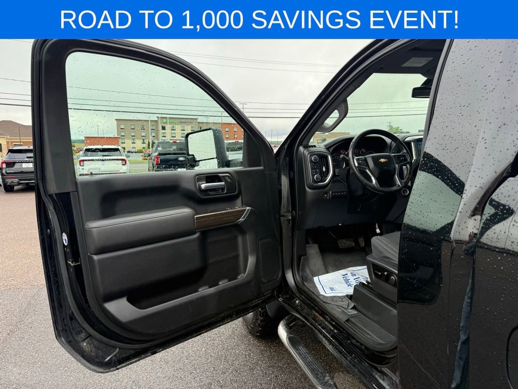 Used 2021 Chevrolet Silverado 3500 LT w/ Convenience Package image 13