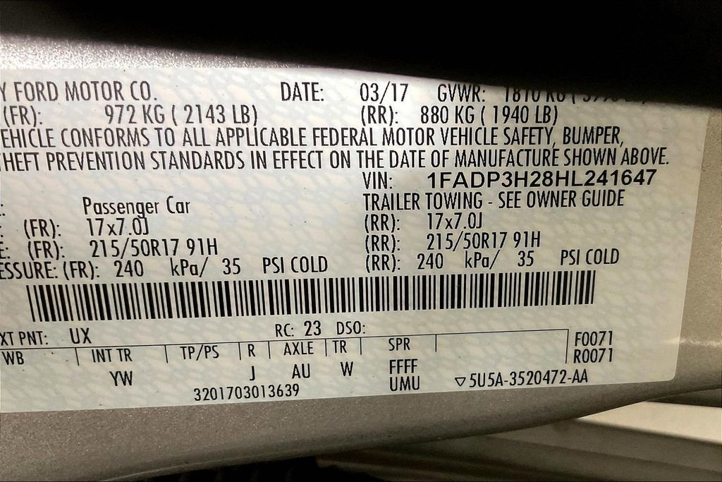 Used 2017 Ford Focus SEL image 29