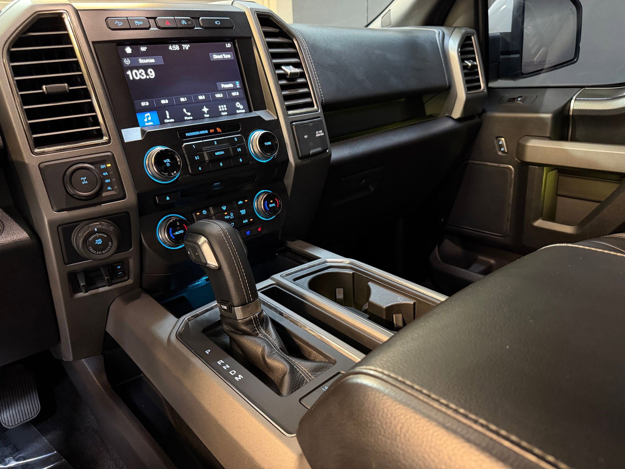 Used 2017 Ford F150 Raptor w/ Equipment Group 802A Luxury AWD/4WD image 31