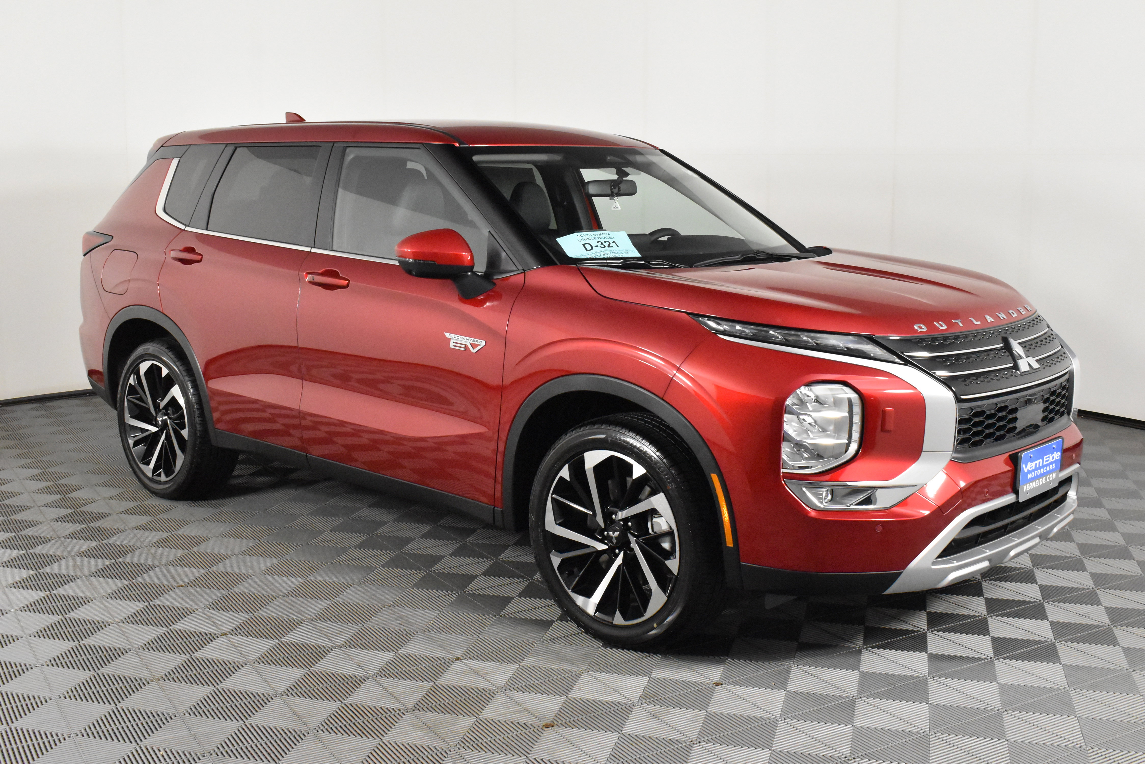 Used 2025 Mitsubishi Outlander SE image 4