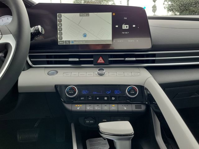 Used 2026 Hyundai Elantra Limited image 13