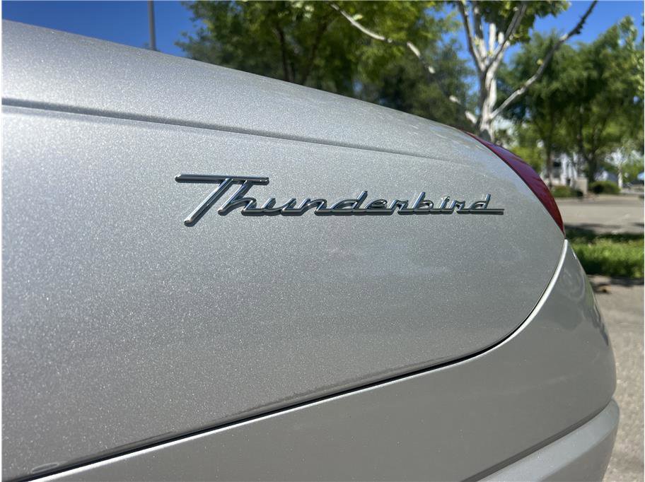 Used 2004 Ford Thunderbird image 10