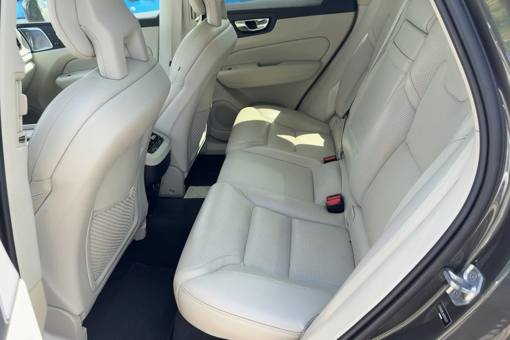 Used 2019 Volvo XC60 T6 Inscription AWD/4WD image 12