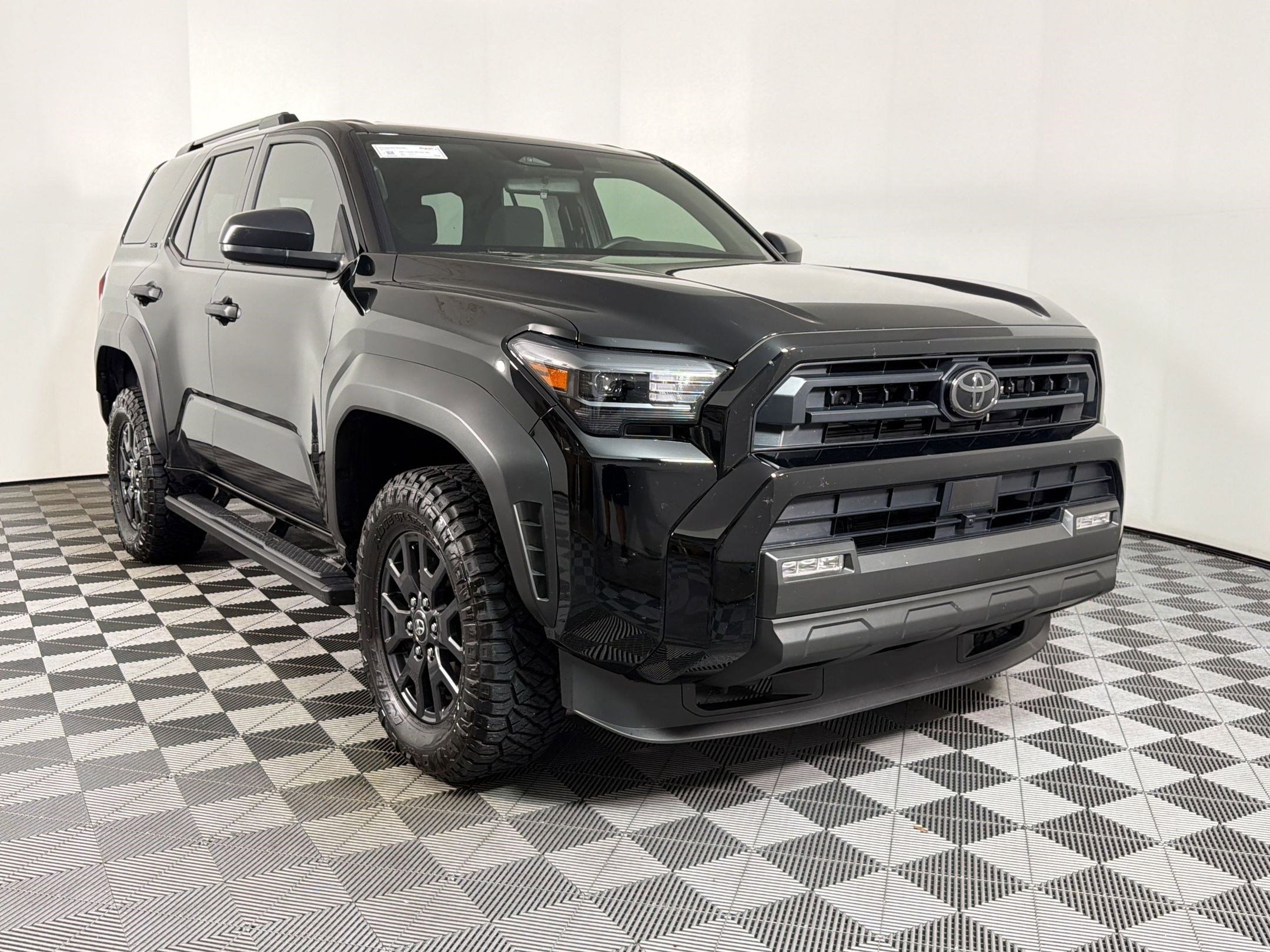 Used 2025 Toyota 4Runner SR5 AWD/4WD image 5