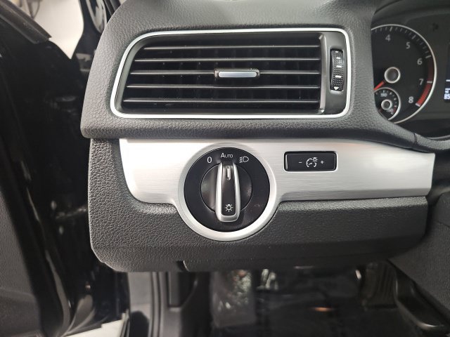Used 2013 Volkswagen Passat 2.5 SE FWD image 17