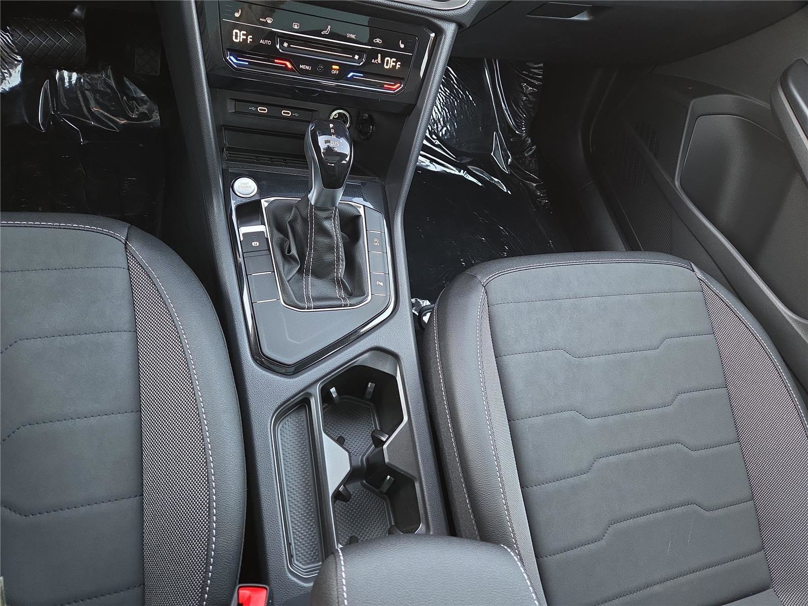 New 2026 Volkswagen Taos SE image 20