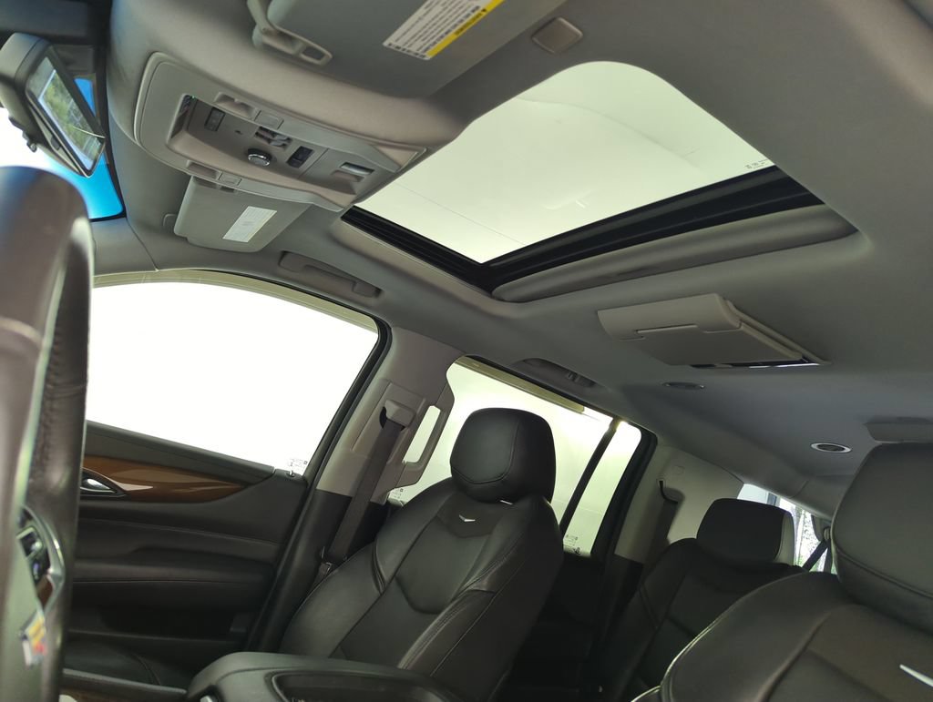 Used 2020 Cadillac Escalade ESV Premium Luxury RWD image 28