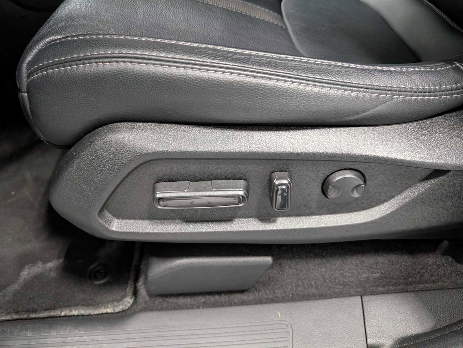 Used 2023 Honda Pilot EX-L image 37