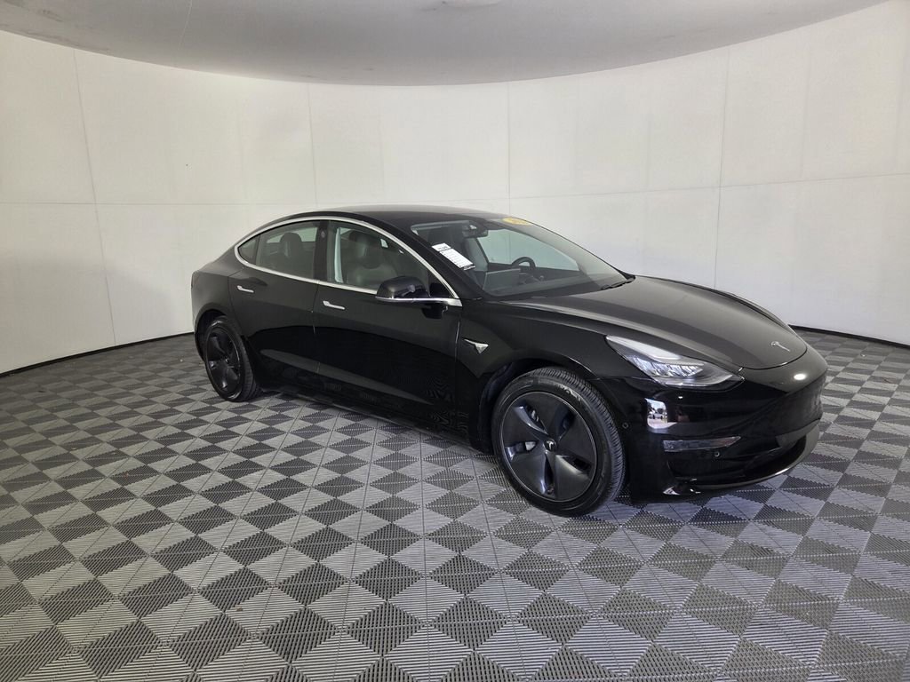 Used 2020 Tesla Model 3 Standard Range Plus RWD image 2