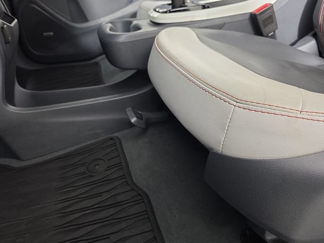 Used 2019 Chevrolet Bolt Premier w/ Infotainment Package FWD image 23