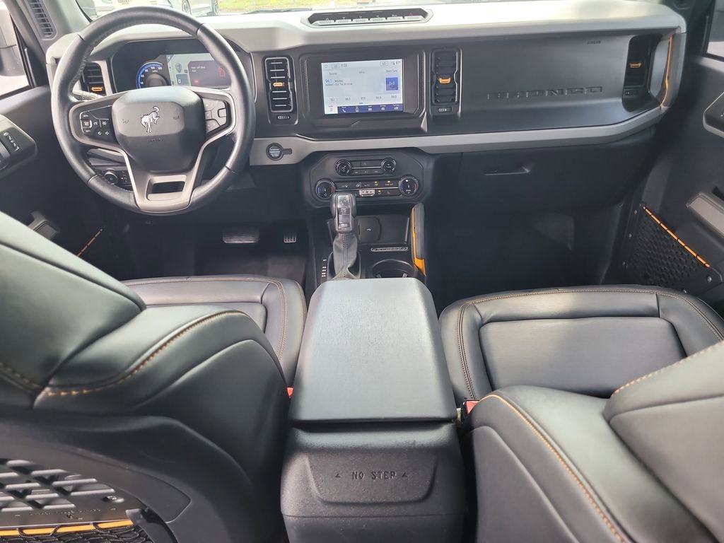Used 2022 Ford Bronco Badlands image 11