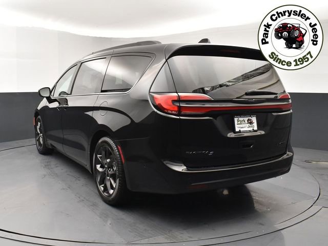 Used 2024 Chrysler Pacifica Limited w/ S Appearance Package image 4