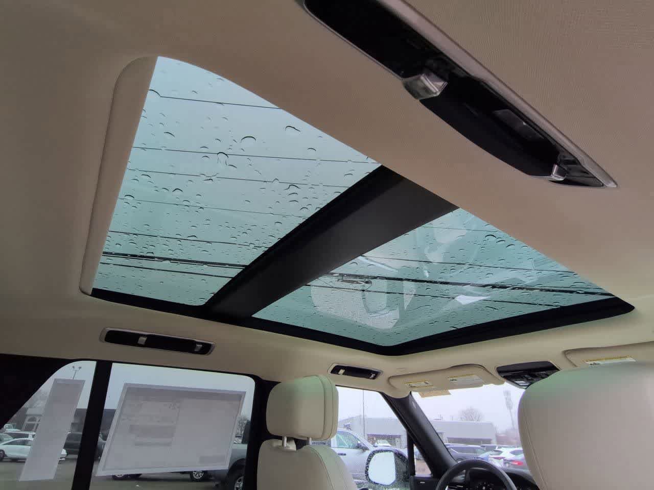 New 2026 Land Rover Range Rover SE image 22