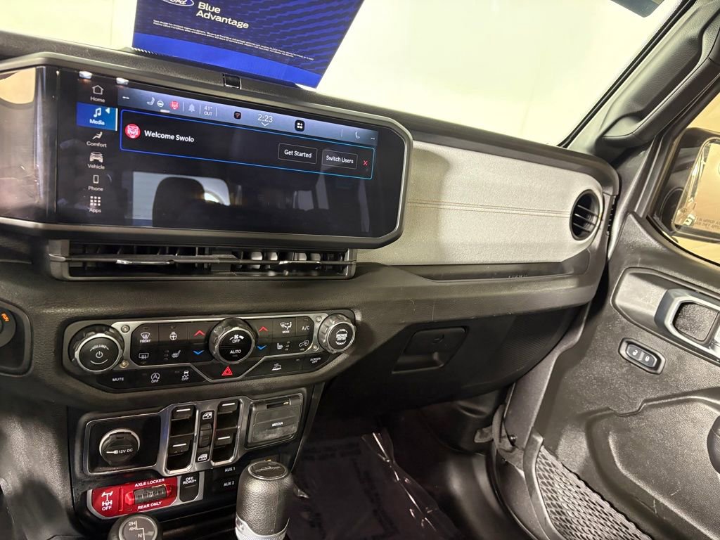 Used 2024 Jeep Gladiator Sport image 16