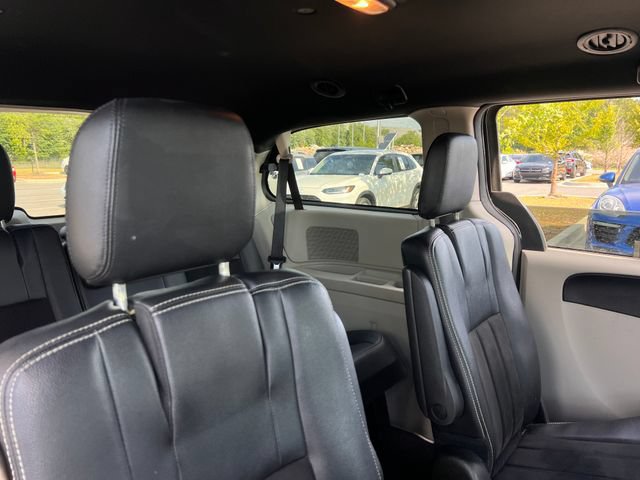 Used 2019 Dodge Grand Caravan SXT FWD image 29