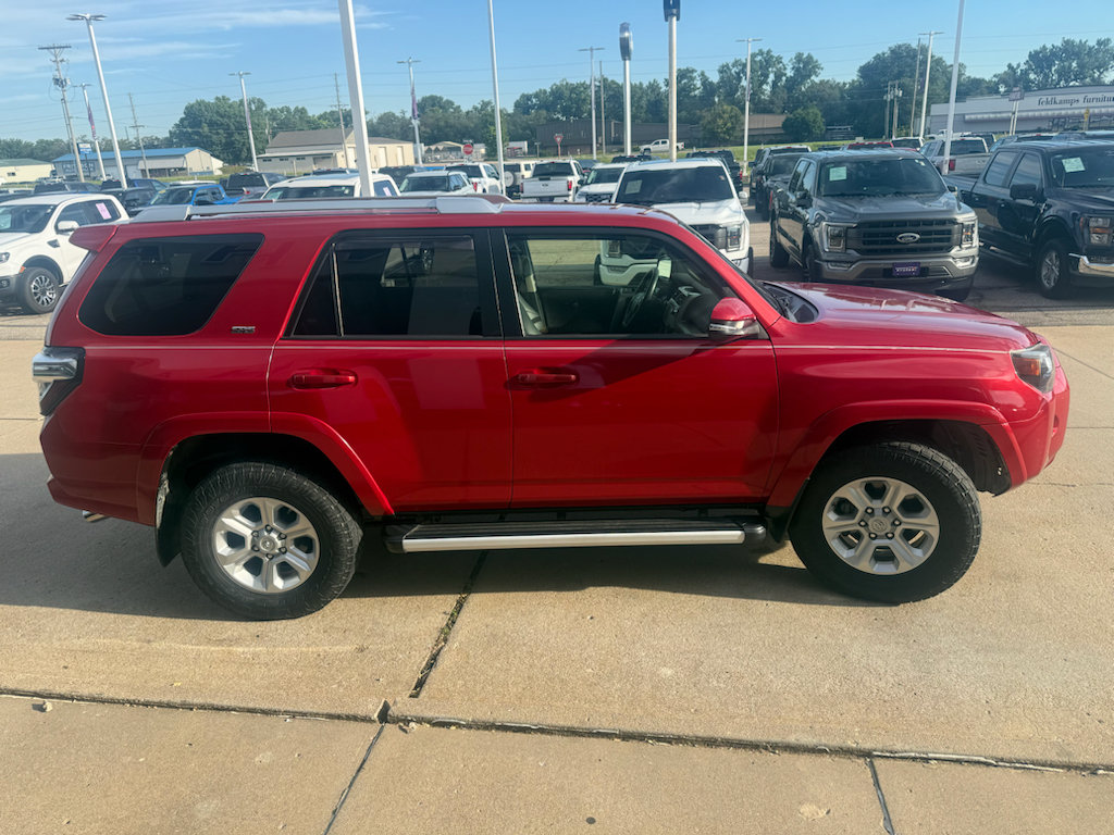 Used 2017 Toyota 4Runner SR5 Premium w/ Four Season Floor Mat Package AWD/4WD image 9