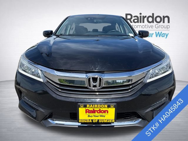 Used 2017 Honda Accord Touring image 2