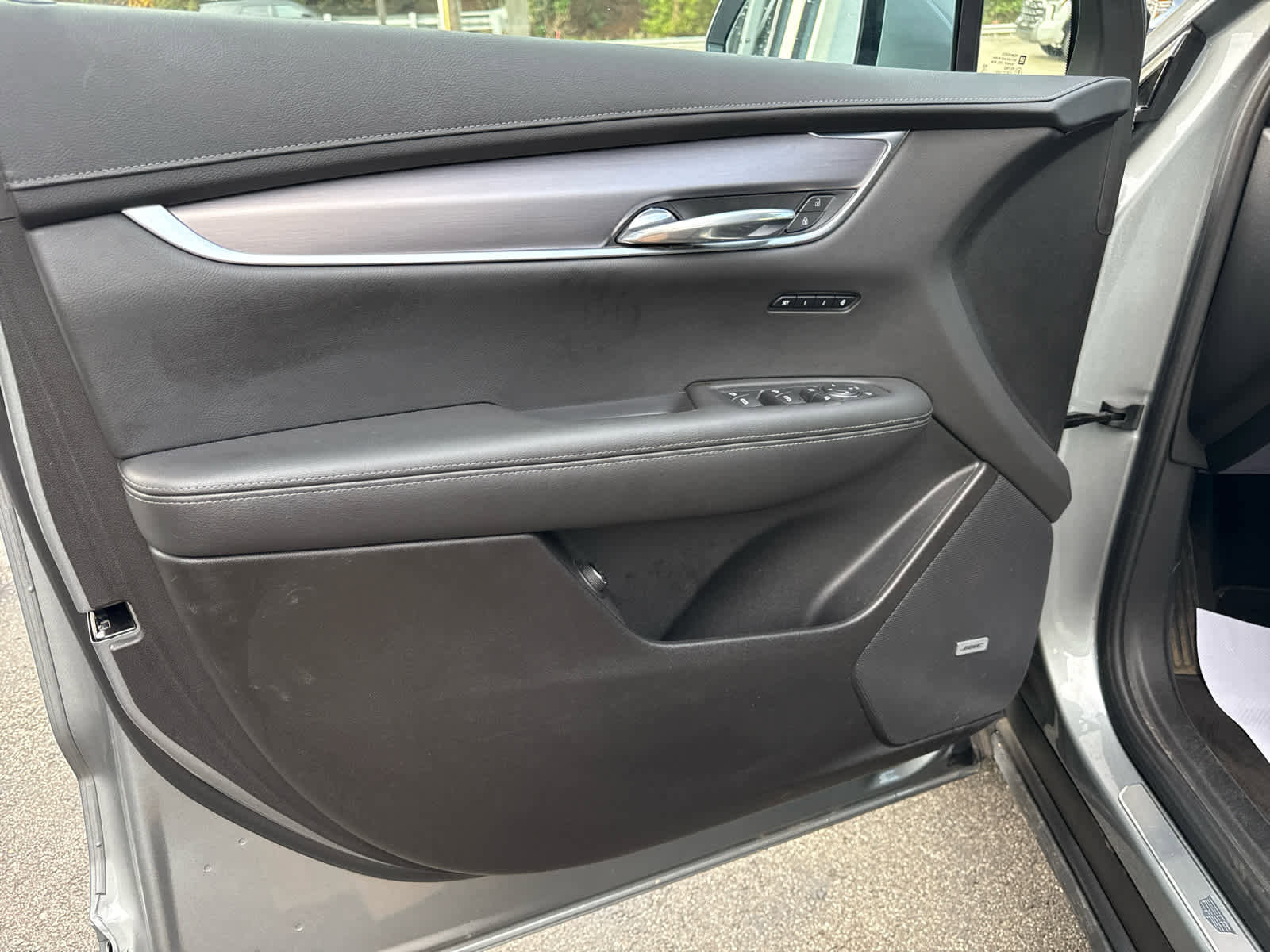 Used 2024 Cadillac XT6 Luxury w/ LPO, Floor Liner Package image 12