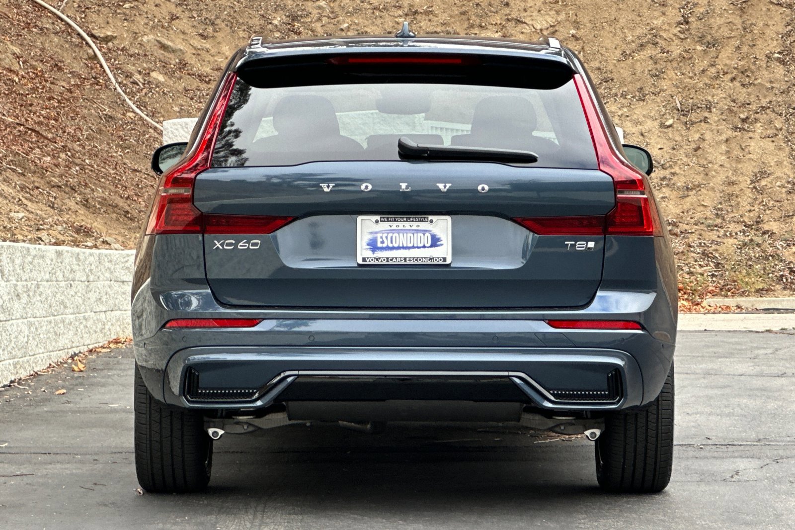 New 2026 Volvo XC60 T8 Plus w/ Climate Package image 6
