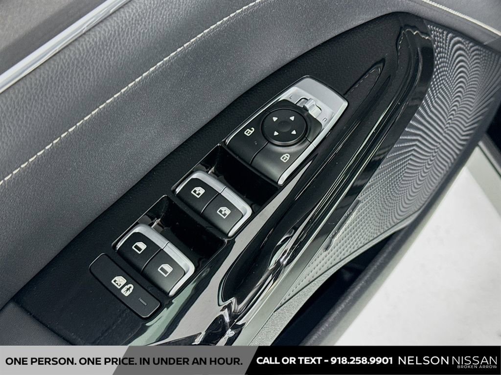 Used 2025 Kia K5 GT-Line w/ GT-Line Premium Package AWD/4WD image 18