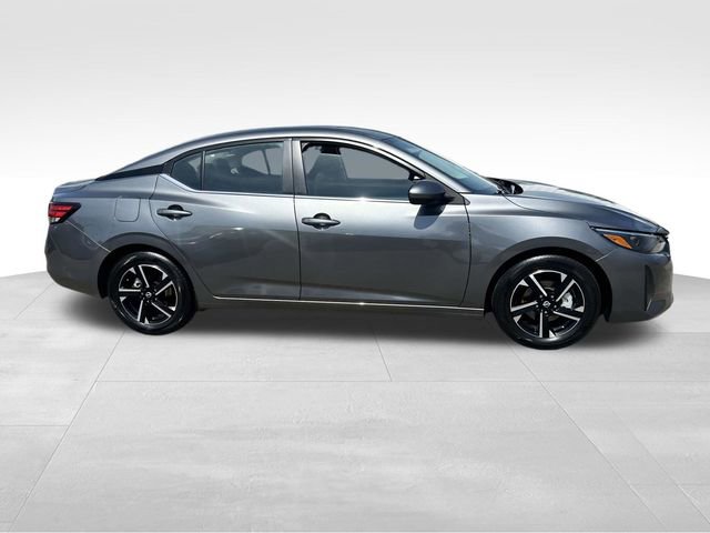 Used 2025 Nissan Sentra SV FWD image 2