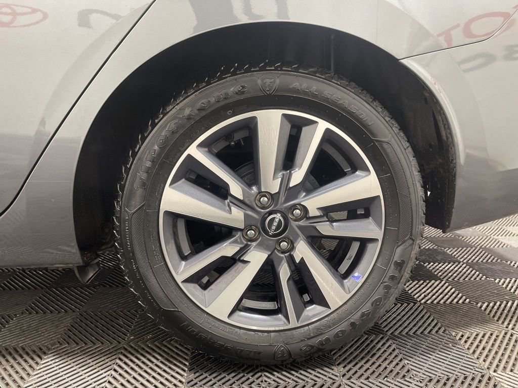 Used 2024 Nissan Versa SV image 28