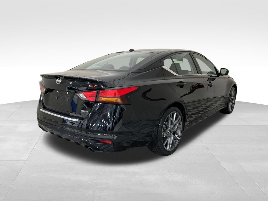 Used 2023 Nissan Altima 2.0 SR FWD image 5