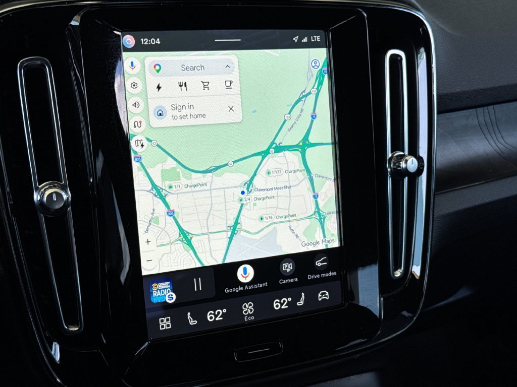Certified 2023 Volvo XC40 Recharge Plus AWD/4WD image 18